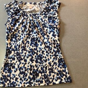 Loft tee shirt. Size x-s. White/Blues